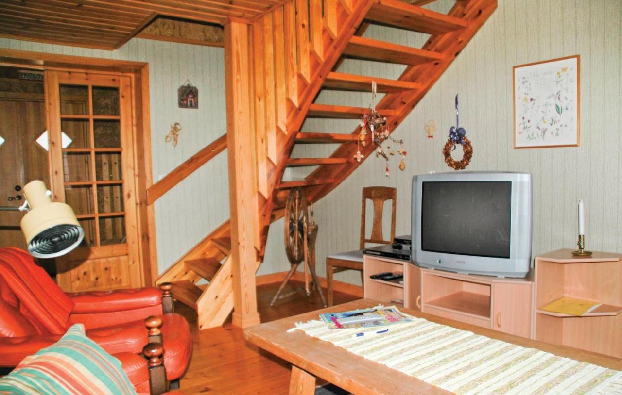 Cozy Home In Uddevalla With Wifi Haljebol Exterior photo